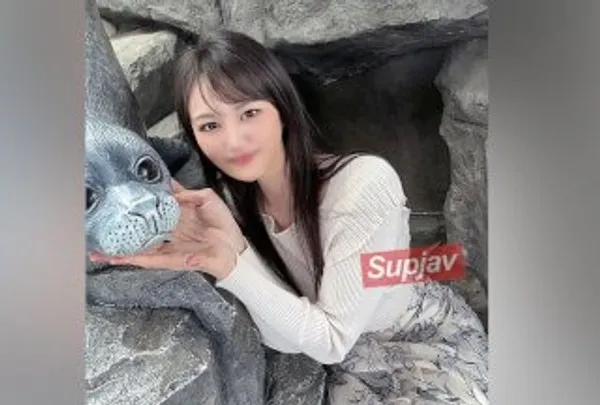高挑美腿出众比例 淡粉肤色视觉展示