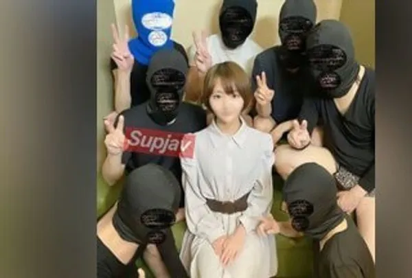 妊娠不可避 苗条校花被多人连续中出