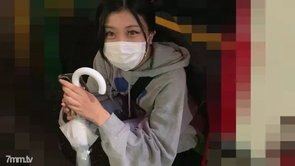 18岁的第一张合影 人生第一次中出 深夜街头迷失少女