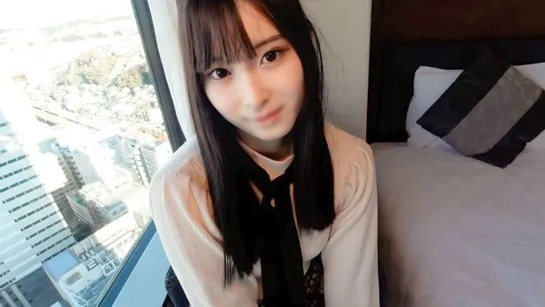 把身材苗条的人气咖啡小姐叫到酒店拍写真