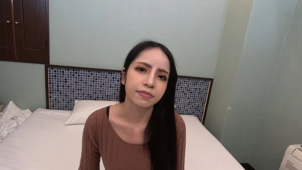 苗条混血美女兴奋中出