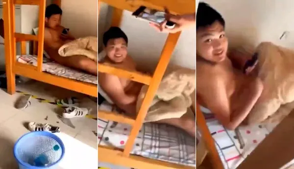 小胖子在床上玩撸啊撸