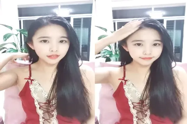 广东小李沁，极品明星脸，清纯初恋脸，全裸自慰，蝴蝶b粉嫩撸管佳作