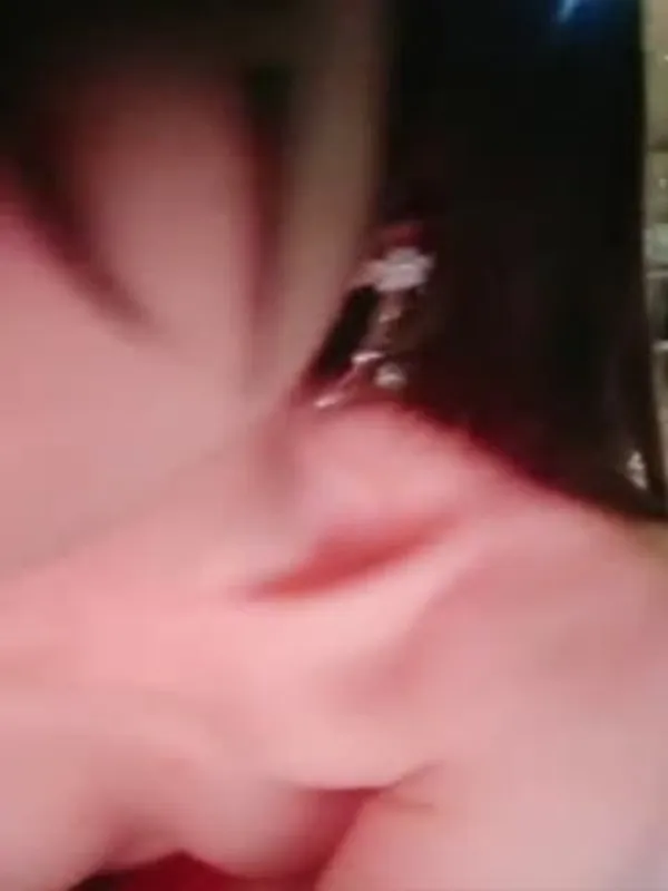 逼逼粉嫩的颜值美女约炮大鸡巴粉丝户外车震无套内射小淫穴