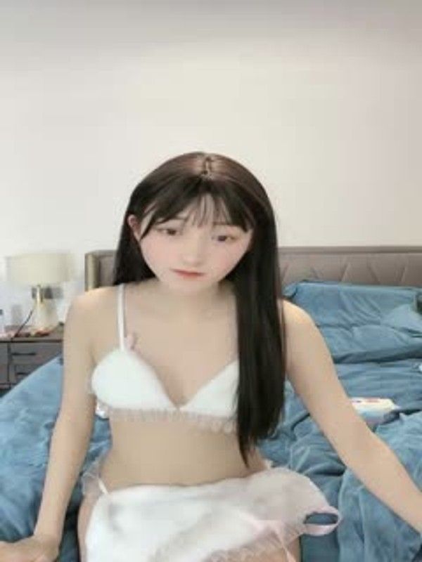 直播 极品尤物清纯美少女 被胖子随意玩弄啪啪