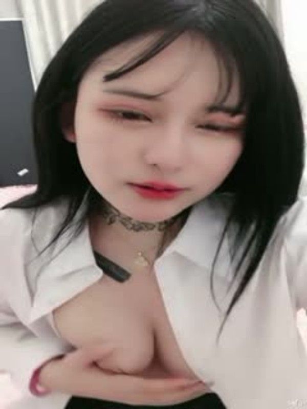 气质美女揉奶撅臀自摸直播裸聊