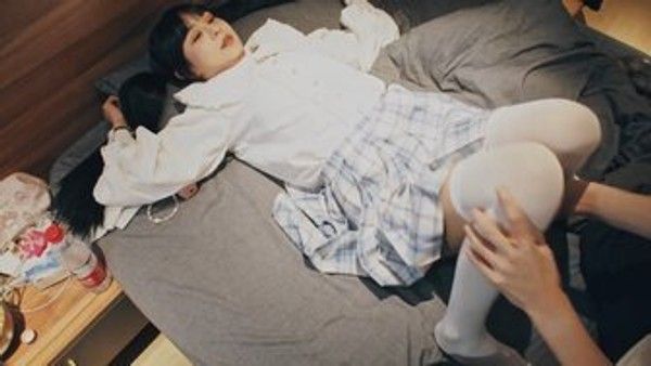 调教双马尾JK制服妹子女上骑乘 被强操骚气说着不要拔出来