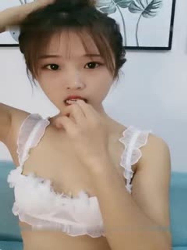 小可爱平台清纯漂亮美女主播微笑了吗1023收费大秀 洗澡自慰 十分诱人