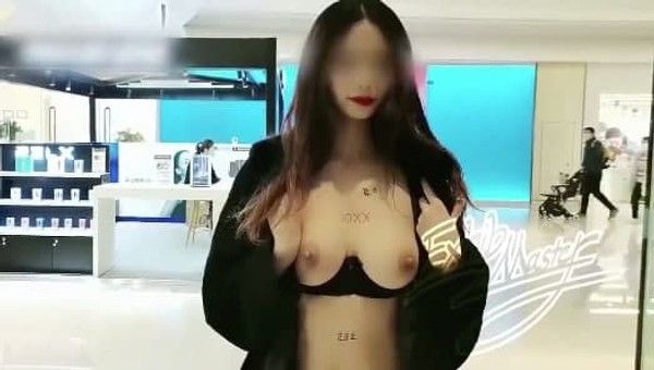 极品女神的户外露出 素人