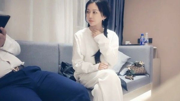 赵总探花系列 迷人的美少妇
