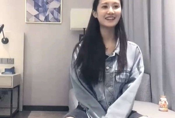 太子探花极品 素人美女酒店激情邂逅