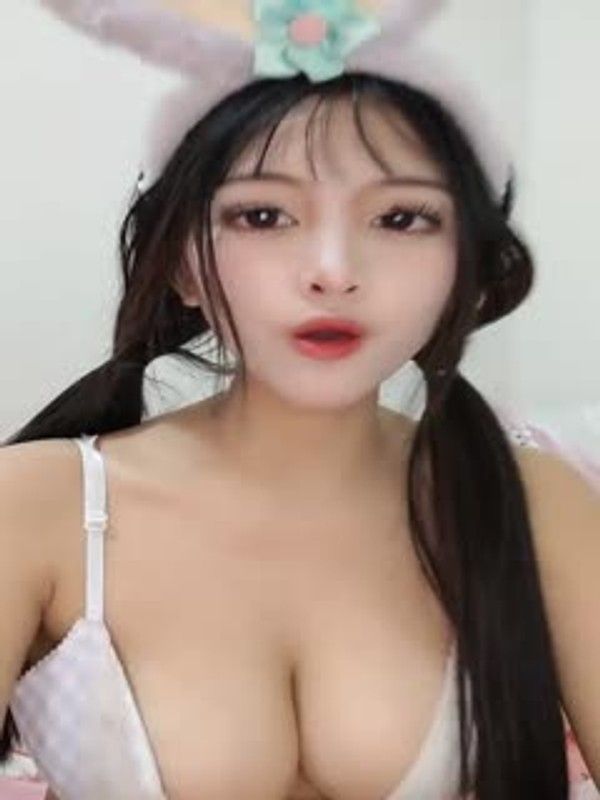 02年巨乳大胸妹 素人直播大胆互动