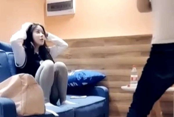七天高端外围 素人清纯女孩酒店真实约会