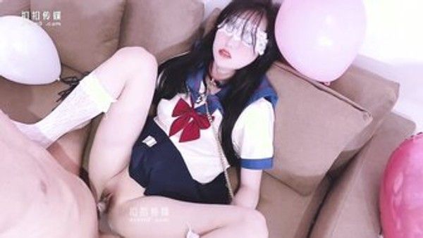 FSOG007 可爱学生甜美萌妹生日遭灌醉