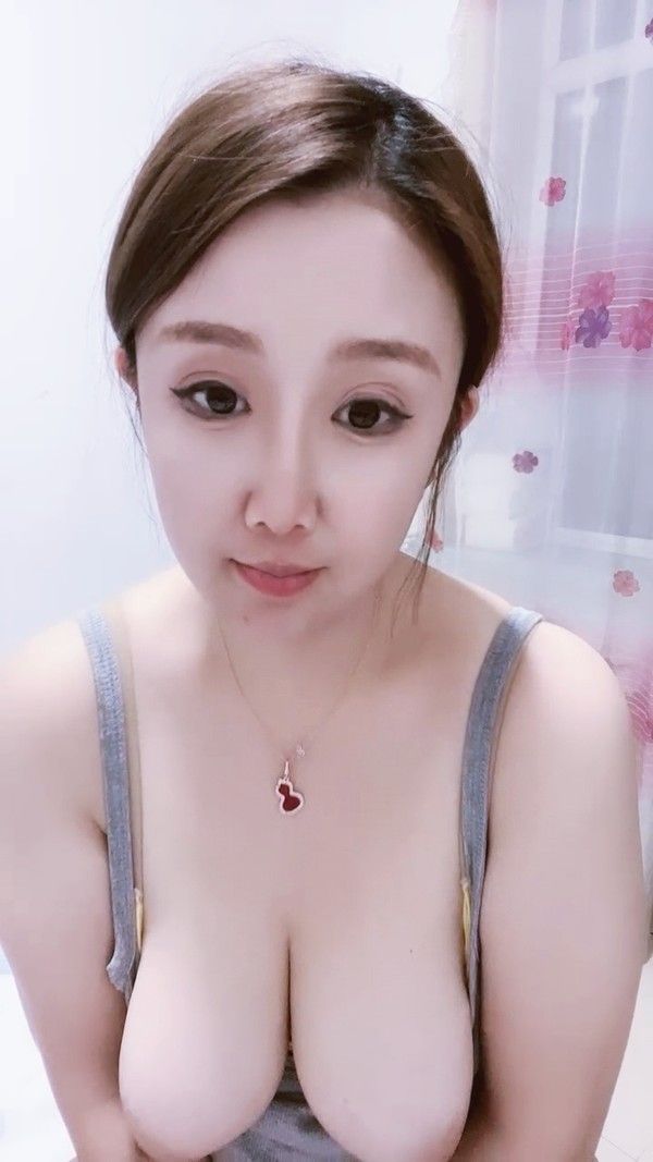 大晚上和素颜老婆日常性生活 白丝女仆装 深喉怼嘴 后入一顿打桩