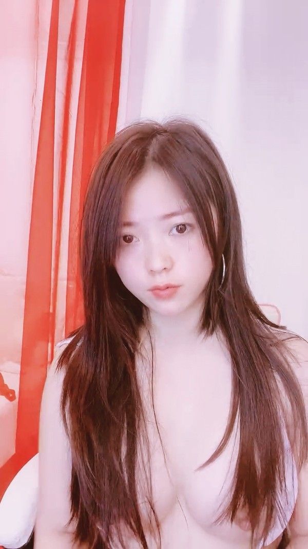 禁漫直播 丰乳肥臀美御姐