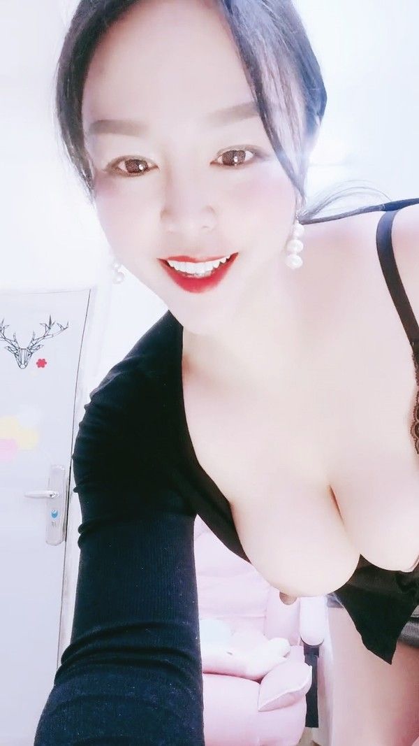 丰满熟女黑丝肥臀豪乳深喉多姿势