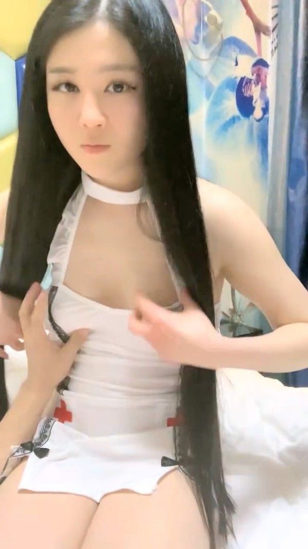 我的变态女友！护士情趣装小骚货！喜欢被舔逼
