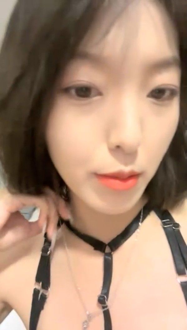 04年艺校妹妹酒店自慰