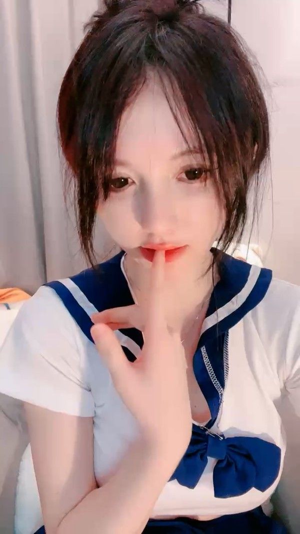 爆乳肥穴网红女神学生护士情趣装