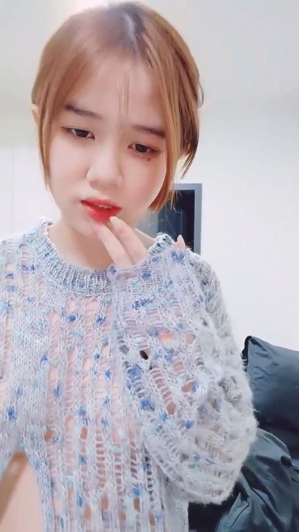 清纯美少女白嫩粉穴道具自玩