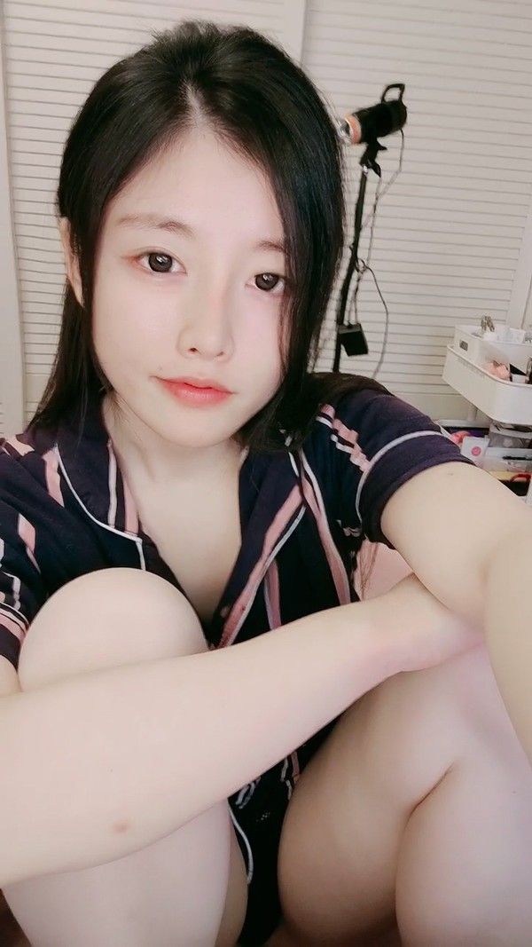 9分女神全裸诱惑 极品美臀白丝特写