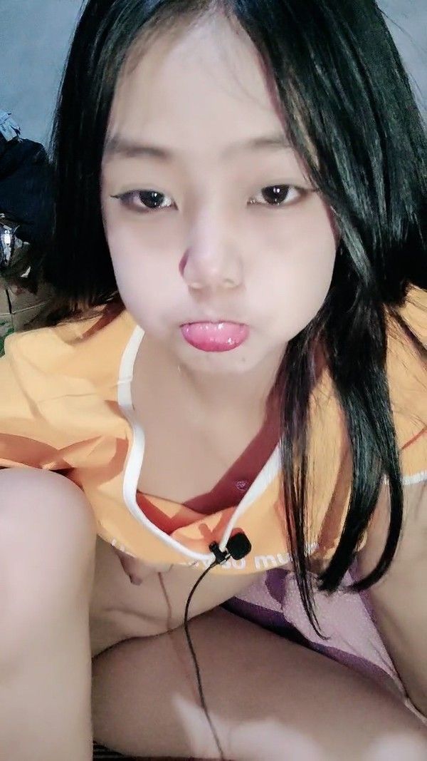 极品萝莉小妹新人下海全程露脸直播 性感好身材高颜值