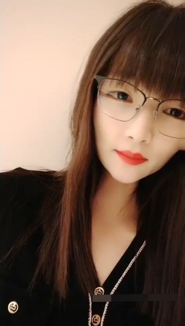 大二学妹午夜勾搭陌生人开房啪啪