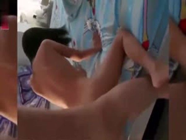 情侣自拍泄密合集 清纯美女为男友卖力服务 分手却被渣男网曝