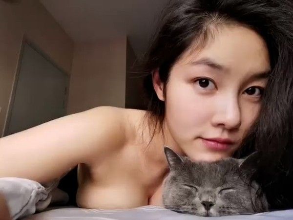 大奶极品撸猫日常，兄弟们想当这只猫吗