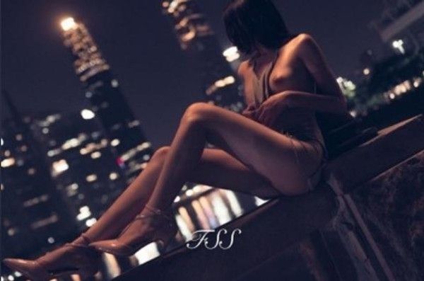 【楼道调教】大二女生挑战楼道打炮惊险又刺激