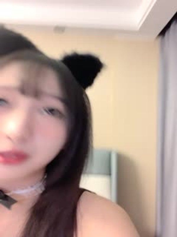 漂亮性感美少妇被残忍虐待！先用针管往阴唇里注射液体，在用无数个针头猛刺骚逼(快成马蜂窝了)对美女这样残忍真是罪过，罪过!-变态