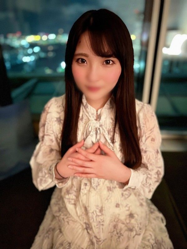 FC2PPV-3037413 天真烂漫少女酒店初体验