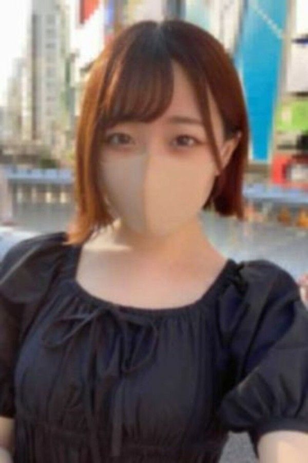 FC2-3017114 面包店看板娘私服可爱 生插2段真实记录