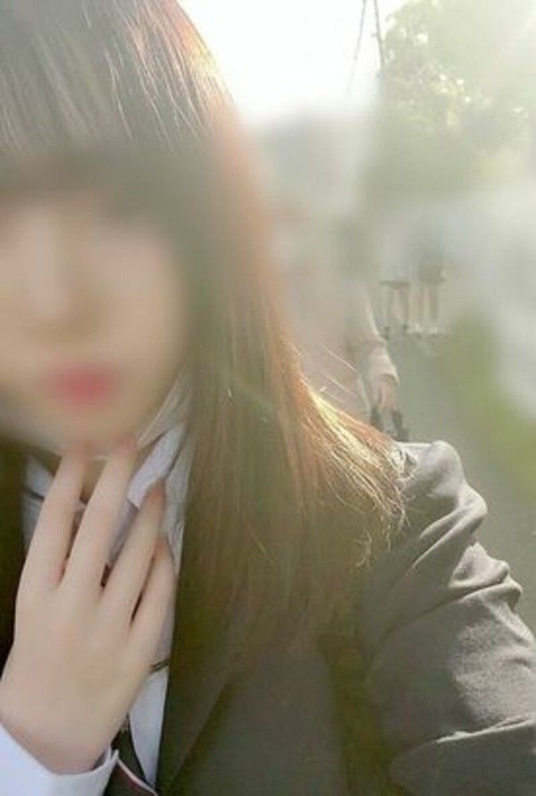 FC2-2970997 现役高中生学校口交酒店初体验
