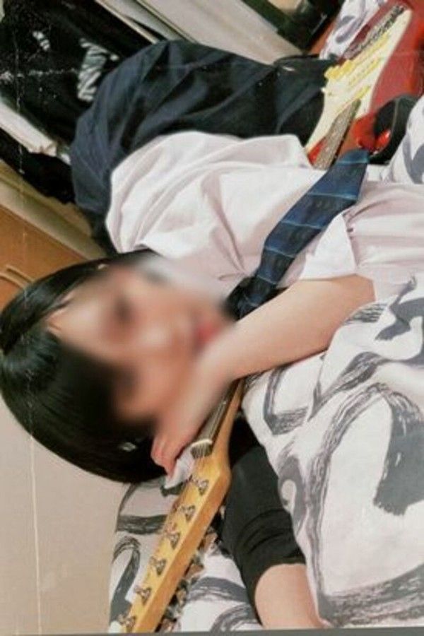 顔出し美脚のバンド女子th卒業 毕业美腿乐队少女的青春告别