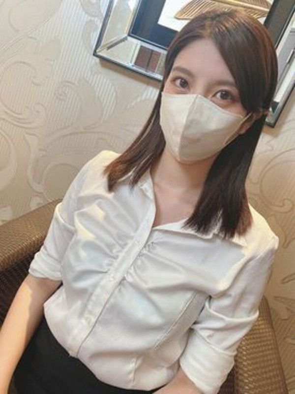 お仕置きぱっちりお目目のスレンダーなキャリアウーマン
