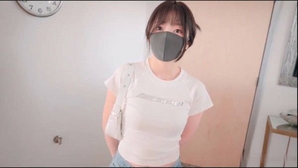 OnlyFans 同居的她 HongKongDoll 玩偶姐姐