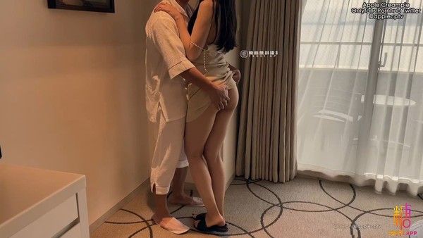 我的室友 第十篇 旅游风景美无内大白腿 高跟翘臀后入狂顶G点