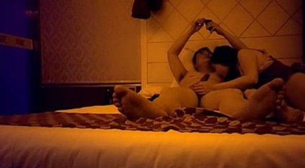 【鸭总】会所偷拍，大胸小少妇，雪白美乳分外诱人，口交后入表情投入大声叫床