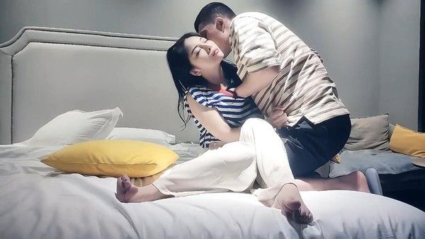 磅佳作，今夜3500极品外围，颜值身材完美，再攀职业生涯巅峰，劲爆必看