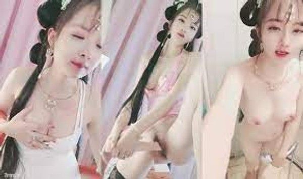 古风装扮小姐姐！掏出奶子揉捏，肥穴假屌抽插
