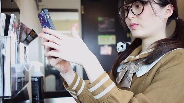 极品白嫩清秀美少女这样的装扮一看就想狠狠揉捏玩弄，精致玲珑的嫩嫩身子带着眼镜把玩销魂很操啊