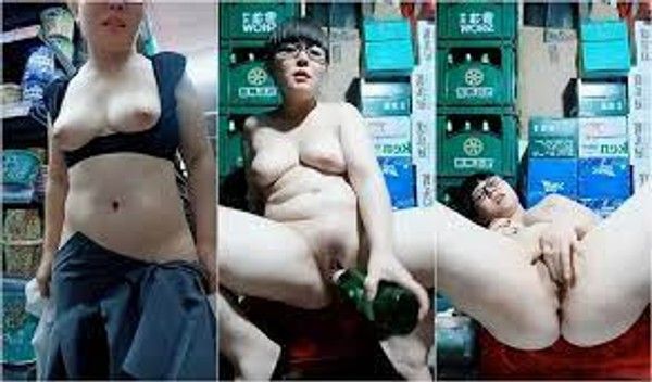 生意不好做,煙酒超市老板娘店鋪裏下海,庫房裏張開腿拿酒瓶插茓紫薇,真刺激